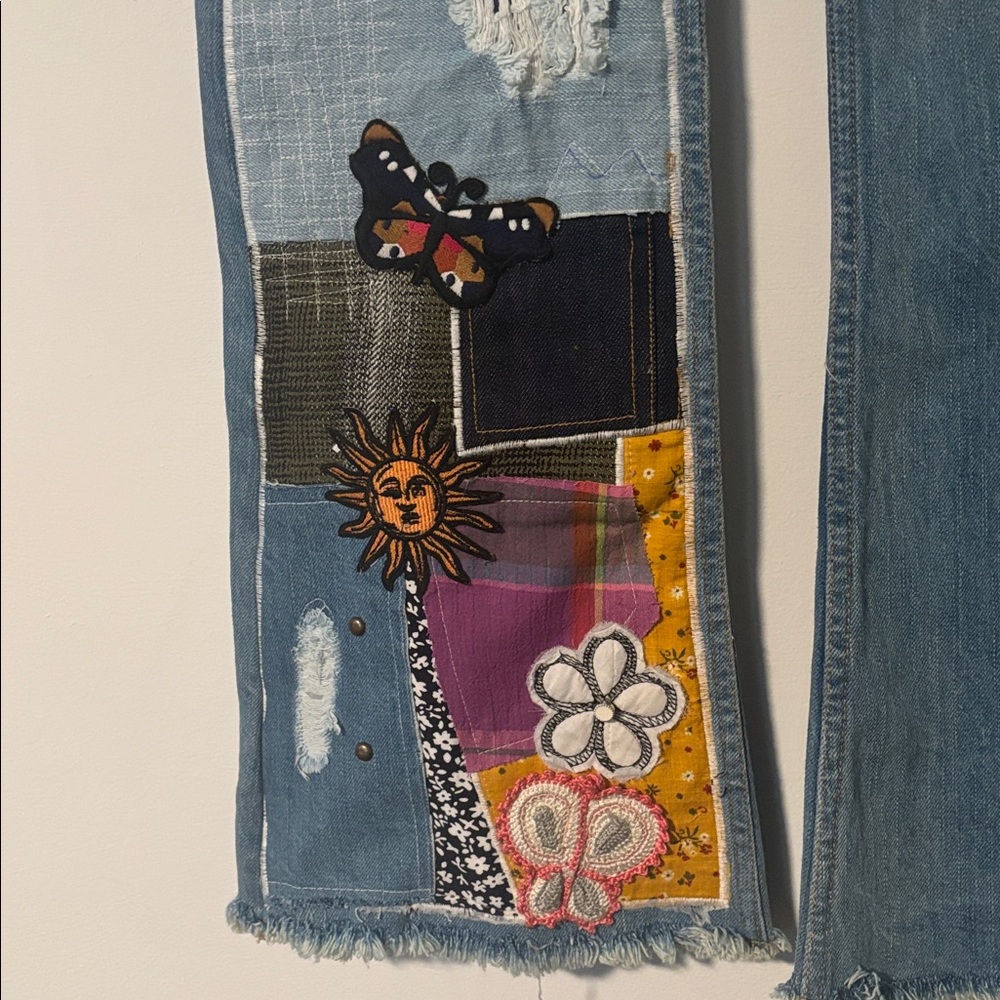 Women’s Urban Outfitters floral Blue Patchwork Jeans Sz 28 - Picture 2 of 11